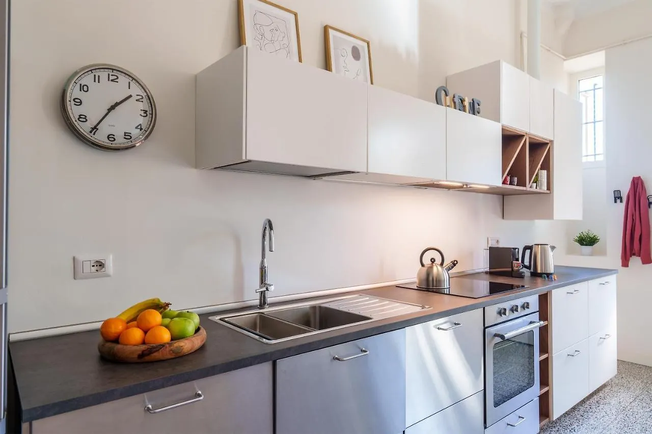 Duomo/Navigli Casa Elegante In Zona Tortona Apartment Milan