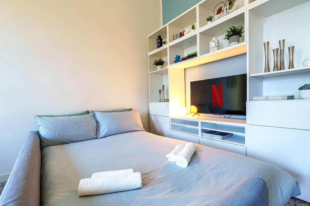 Duomo/Navigli Casa Elegante In Zona Tortona Apartment Milan Italy
