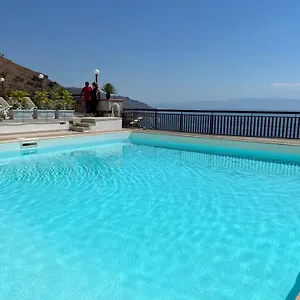 https://elisas-house.sicilyhotelsitaly.net