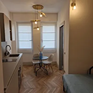  Apartment Place - Piazza V Giornate In The Center- Wifi - Netflix