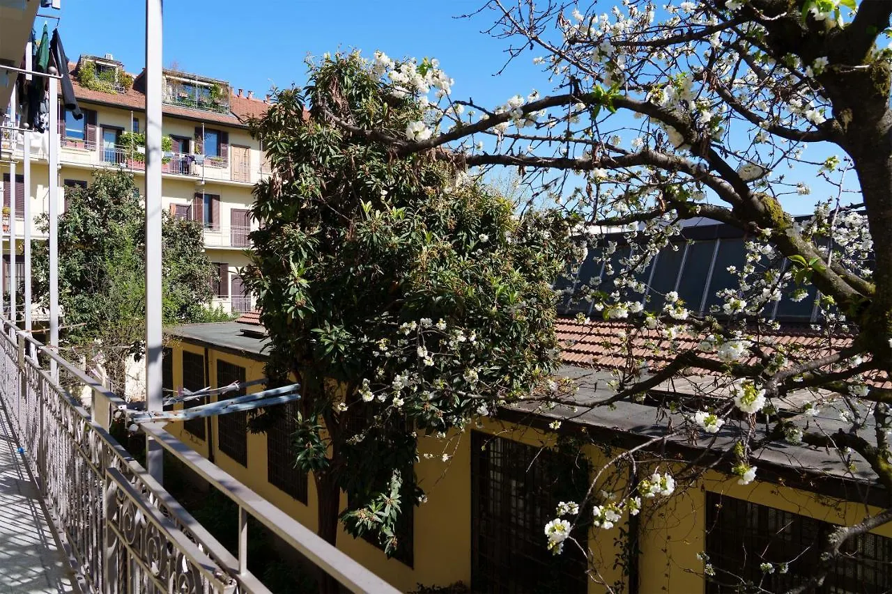 Duomo/Navigli Casa Elegante In Zona Tortona Apartment Milan Italy